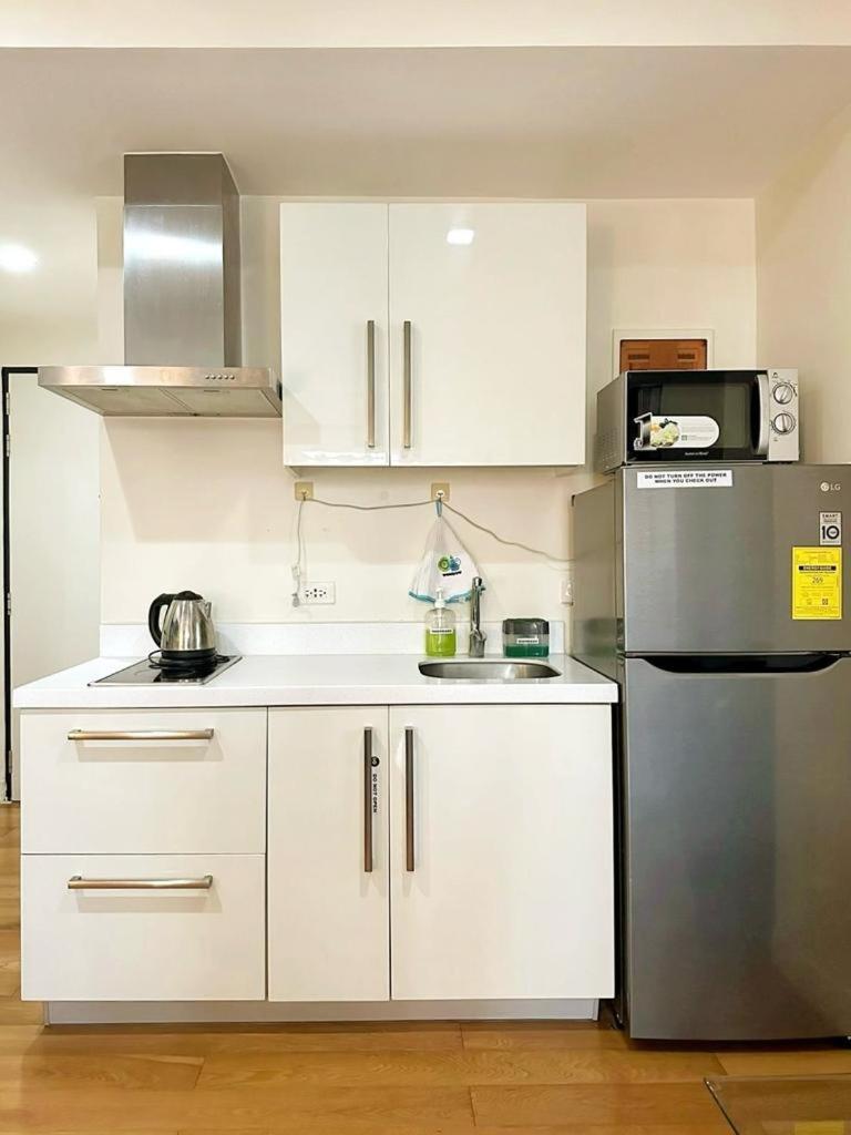 מנילה Acqua Private Residence Livingstone Tower Condo Unit With Free Wifi מראה חיצוני תמונה